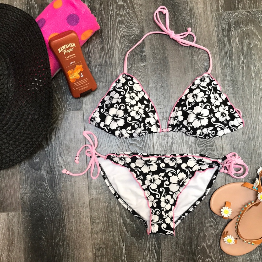 Xhilaration Black/White with a pop of Pink Bikini